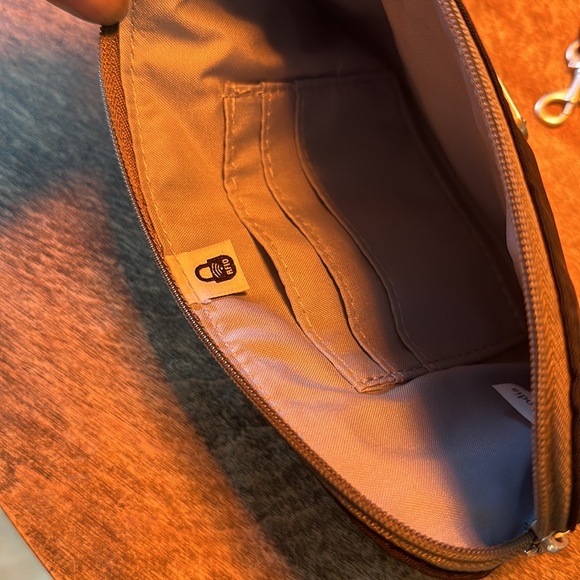 Baggallini -Wallet Clutch Black light blue NWOT! - Picture 6 of 11